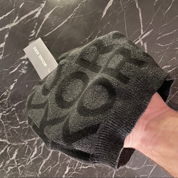 Michael Kors hat - Picture 4 of 5